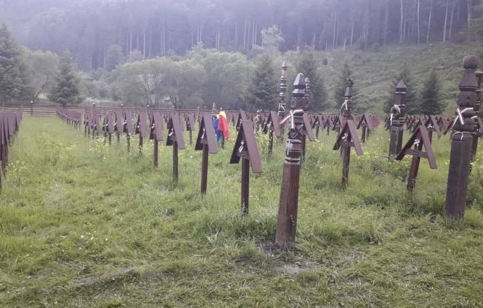 Cum să punem cruce conflictului din cimitir. Folosiți Google Translate pentru versiunea în maghiară